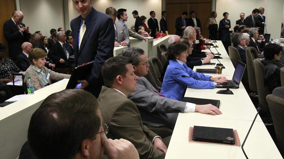 The House Finance Committee meeting was packed with visitors Thursday, January 31, 2013. The controversial bill that would curtail unemployment benefits was voted favorably.