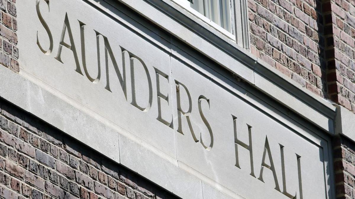 
 Saunders Hall, completed in 1922, is named for UNC-Chapel Hill class of 1854 graduate William Lawrence Saunders. 
