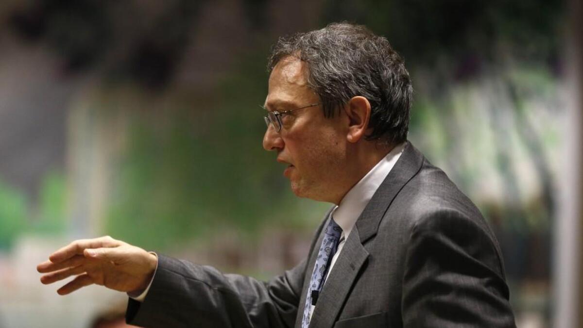 Tom Farr defends in 2013 the North Carolina congressional districts drawn two years before by the General Assembly.