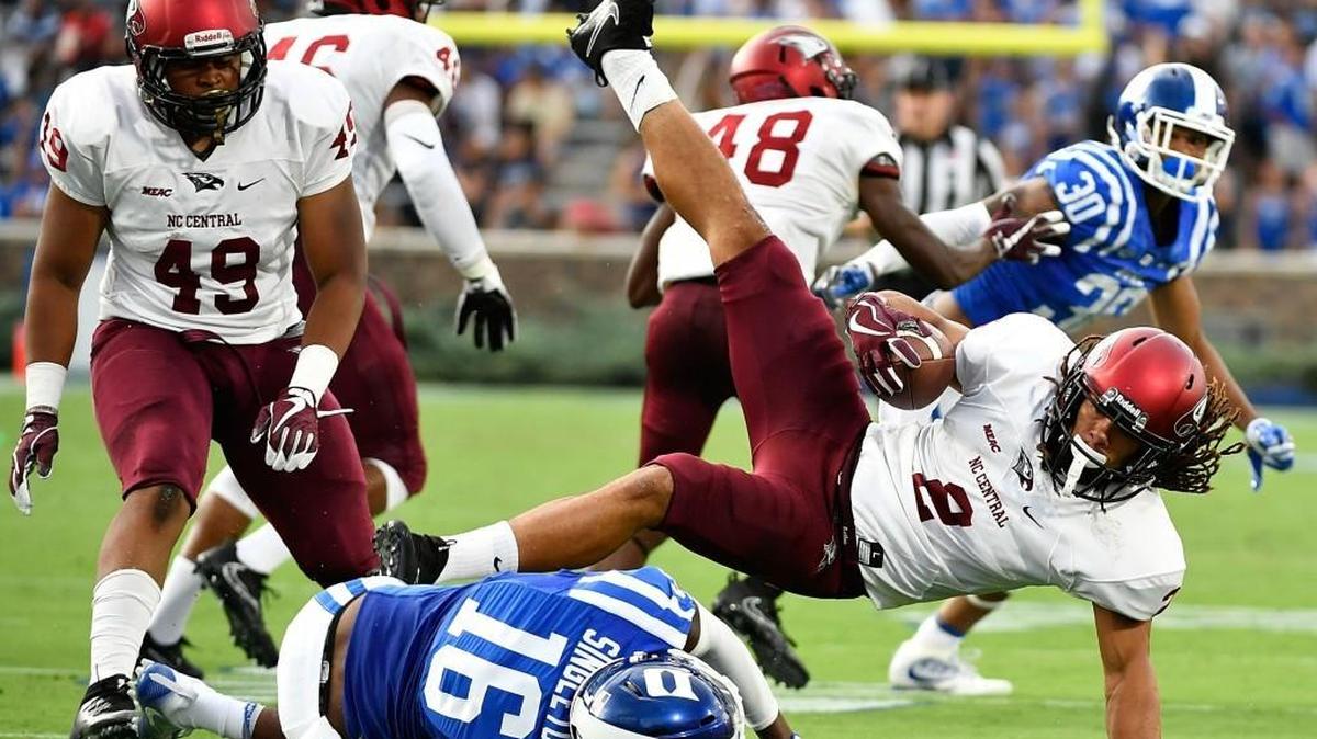 Duke safety Dylan Singleton tackles NC Central wide receiver Jacen Murphy on Sept. 2, 2017.