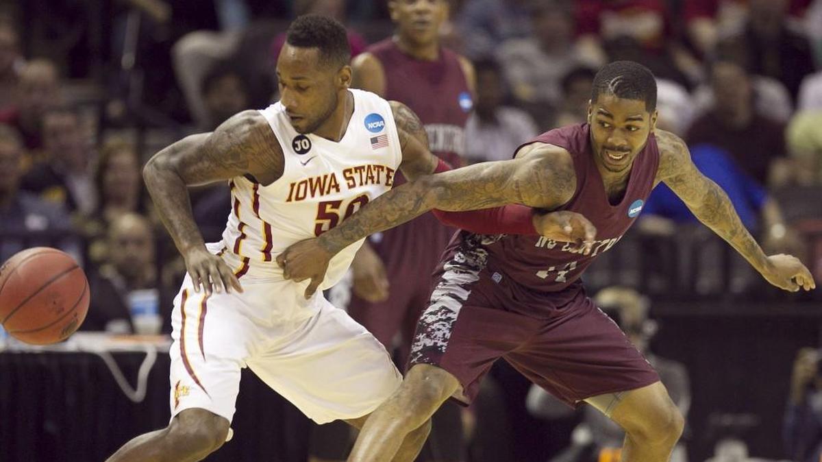 Iowa State’s DeAndre Kane, left, steals the ball from NC Central’s Jeremy Ingram, right, during the 2014 NCAA tournament.