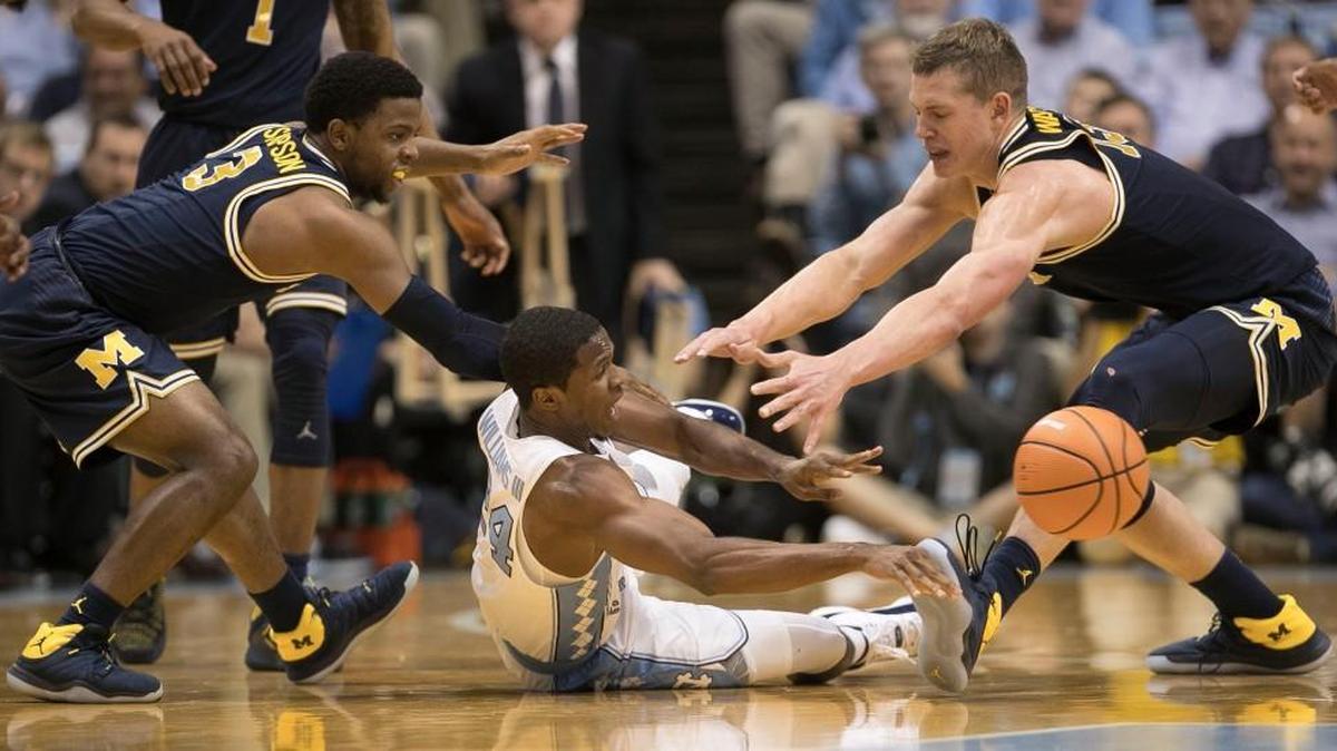 UNC and Michigan, shown here in a 2017 game, will be two of the four teams playing in the new Jumpman Invitational in Charlotte from 2022-24.