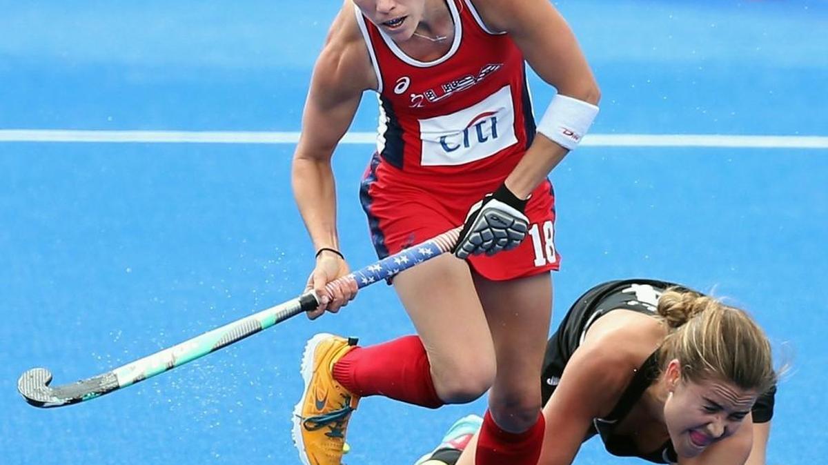 Michelle Kasold, left, has retired from the US field hockey national team.