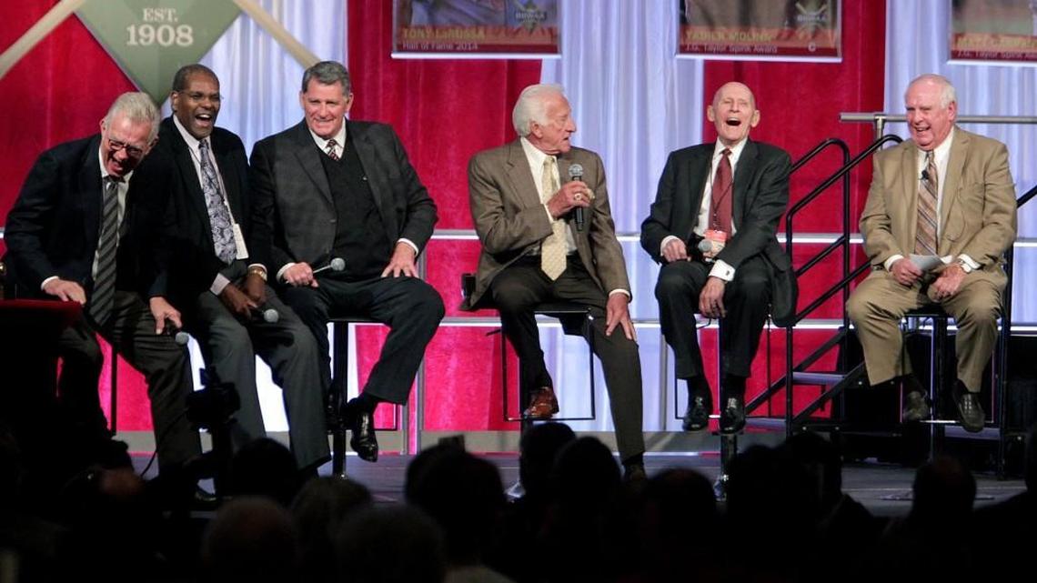 From left, Tim McCarver, Bob Gibson, Mike Shannon, Bob Uecker, Dick Groat and Ron Jacober talk about the 1964 World Series win at the Baseball Writers Association of America dinner in St. Louis.