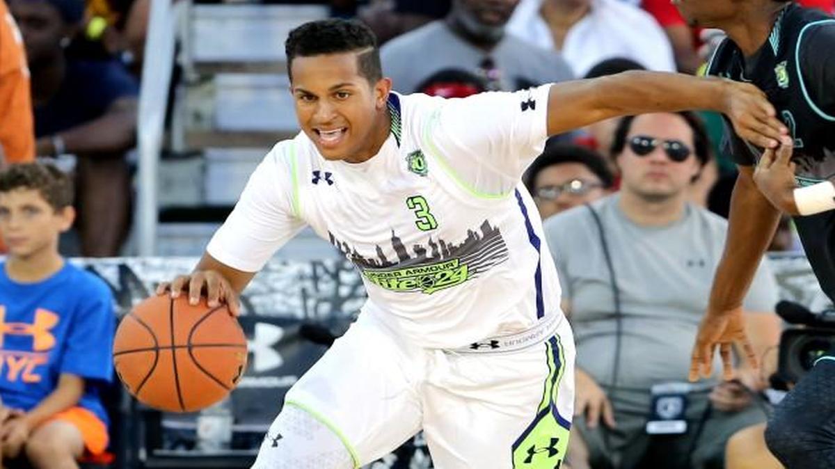 
Team EZ Pass' Frank Jackson #3 in action against Team Doo Be Doo in the Under Armour Elite 24 game on Saturday, August 22, 2015 in Brooklyn, NY.
