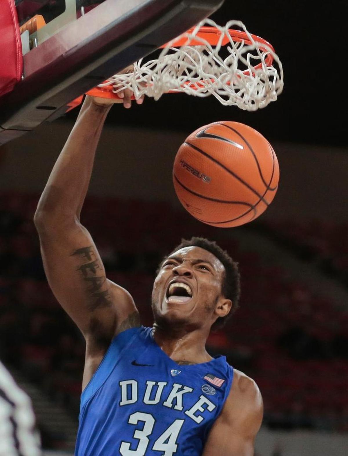 Duke's Wendell Carter, Jr., (34) dunks during the second half against Portland State.