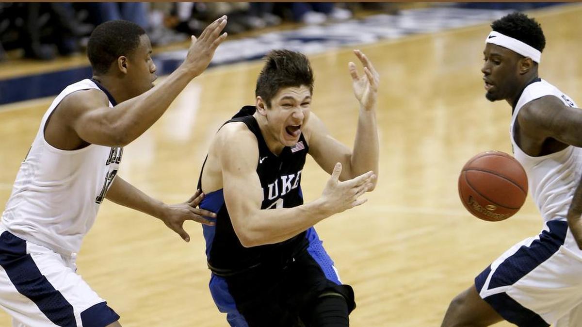 Duke's Grayson Allen (3) plays in an NCAA college basketball game against Pittsburgh, Sunday, Feb. 28, 2016, in Pittsburgh.
