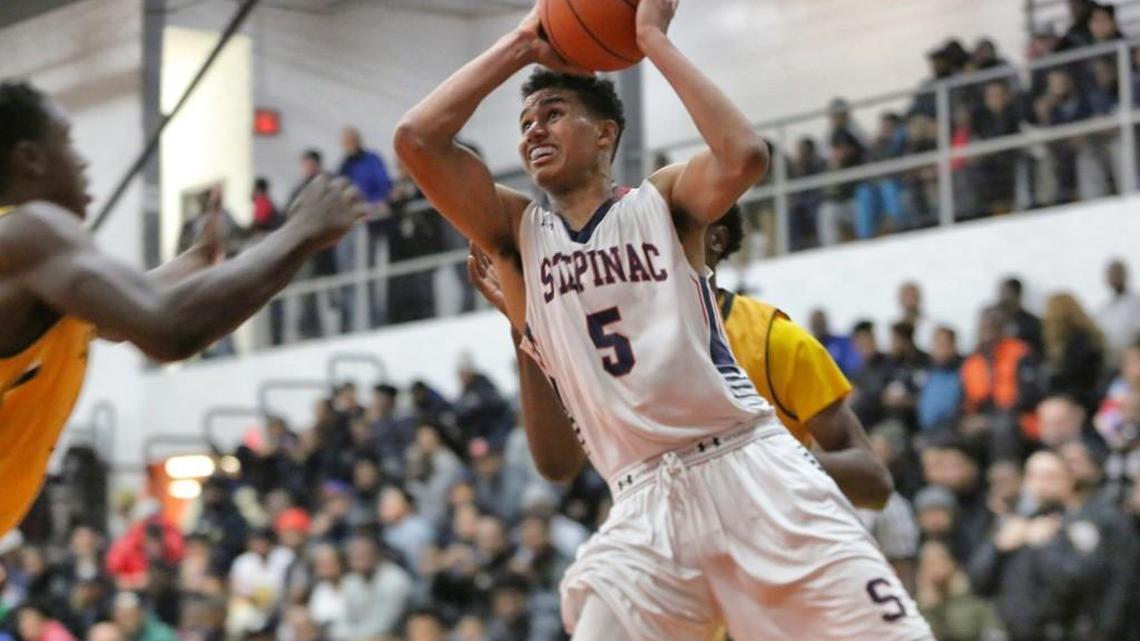 Jordan Tucker announced his college decision on Twitter Saturday.