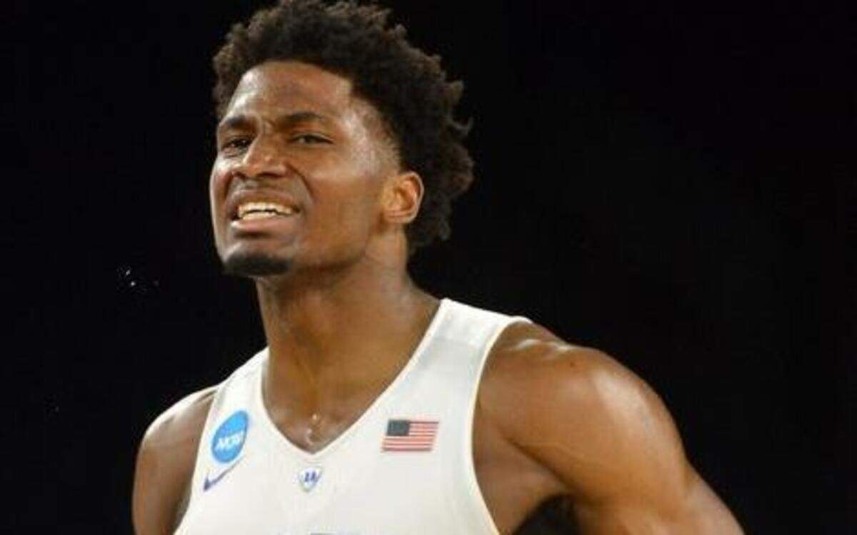 
Duke forward Justise Winslow (12) reacts after hitting a three pointer in the second half against the Utes. Duke defeated Utah 63-57 in the semi-final of the NCAA South Region Friday, March 27, 2015 at the NRG Stadium in Houston, Texas.
