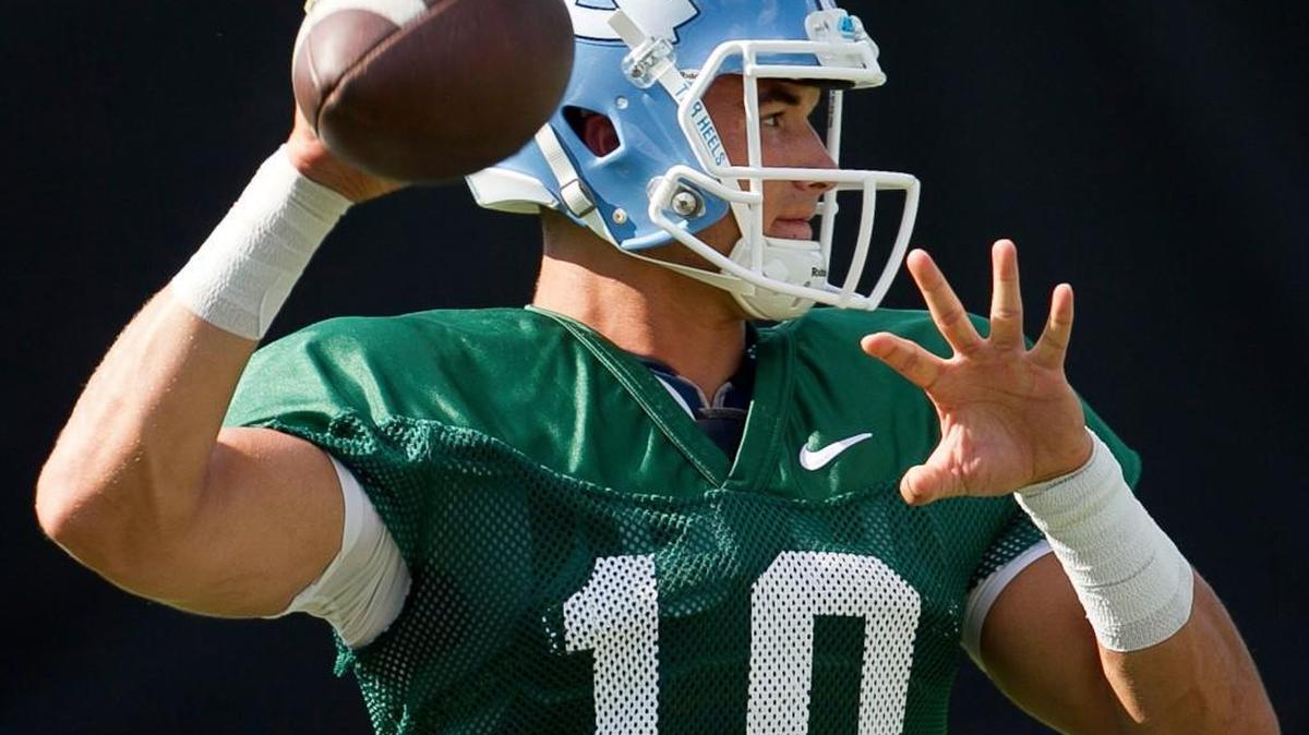 North Carolina quarterback Mitch Trubisky (10) runs the offense during the Tar Heels’ practice on August 30 at Navy Field.