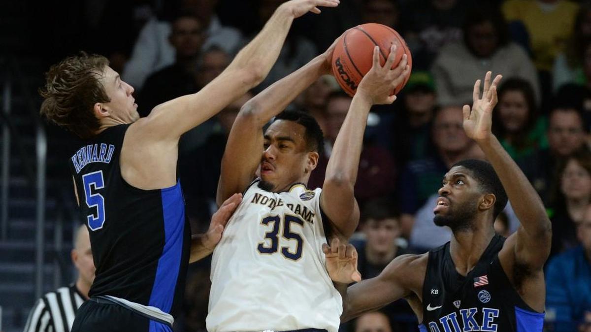 Notre Dame’s Bonzie Colson, center, and the rest of his Fighting Irish team head to Raleigh Saturday to play N.C. State.