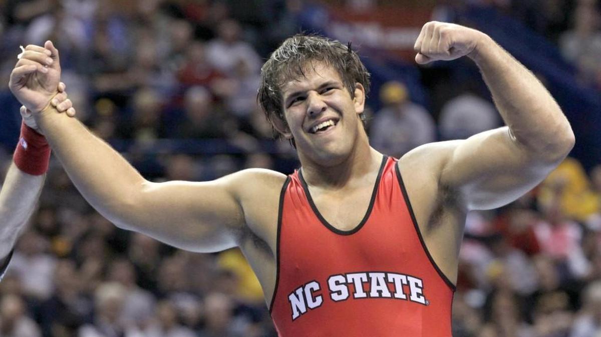 North Carolina State’s Nick Gwiazdowski celebrates after defeating Michigan’s Adam Coon 7-6 in their 285-pound championship match in March 21 2015, at the NCAA Division I Wrestling Championships in St. Louis. (AP Photo/Tom Gannam)