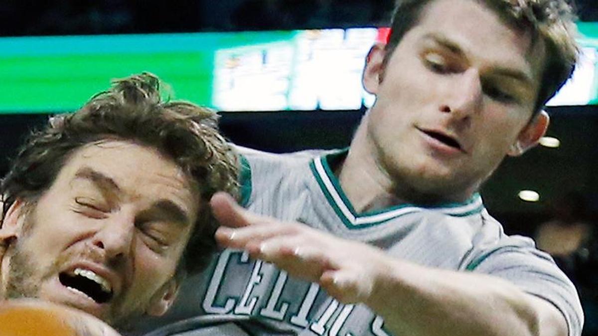 
Boston Celtics center Tyler Zeller (44) defends against Chicago Bulls forward Pau Gasol (16) in the first half of a basketball game in Boston, Friday, Nov. 28, 2014.
