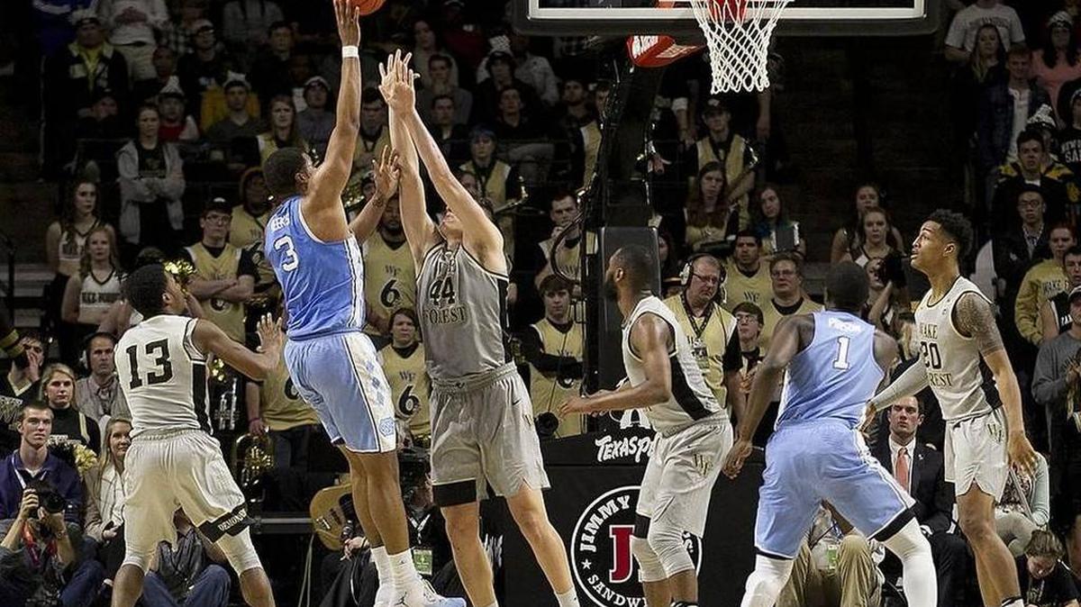 UNC senior forward Kennedy Meeks (left, No. 3) will likely play an especially important role on Saturday against Florida State amid the absence of freshman forward Tony Bradley.