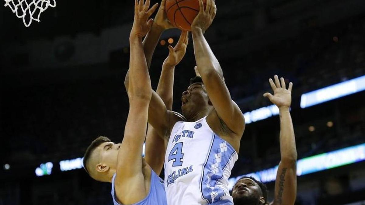 Isaiah Hicks finished with 16 points on Friday night against Tulane -- and he didn’t commit one foul in the first half, a positive sign.