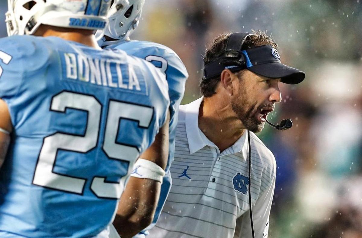 North Carolina head coach Larry Fedora yells to his players during the second half of Notre Dame's 33-10 victory over UNC.