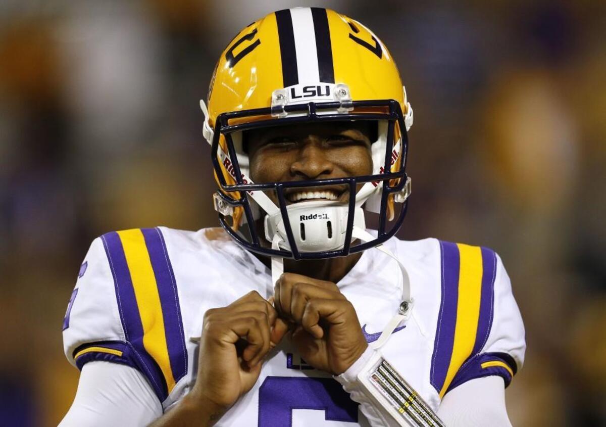 Quarterback Brandon Harris warms up for LSU in 2015.
