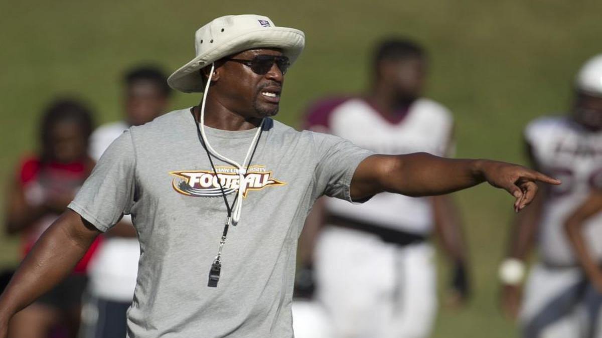 Shaw head coach Adrian Jones directs his team during the Bears’ practice on Tuesday.
