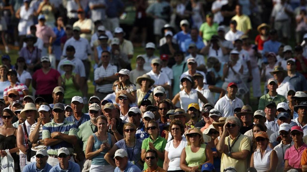All eyes were on the 18th hole green as Cristie Kerr putted to win the U.S. Women’s Open at Pine Needles Lodge and Golf Club in 2007.