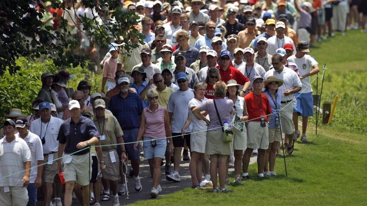 Large crowds follow the leaders on the 4th hole at the U.S. Women's Open at Pine Needles Lodge and Golf Club in Southern Pines in 2007. The USGA announced Tuesday the tournament will return to Pine Needles in 2022.