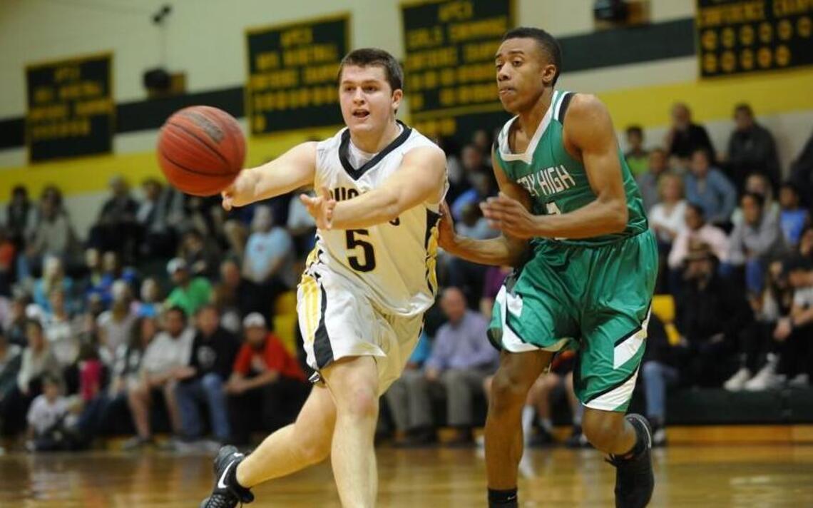 With Carl Dean at point guard, offense runs smoother for Apex boys basketball