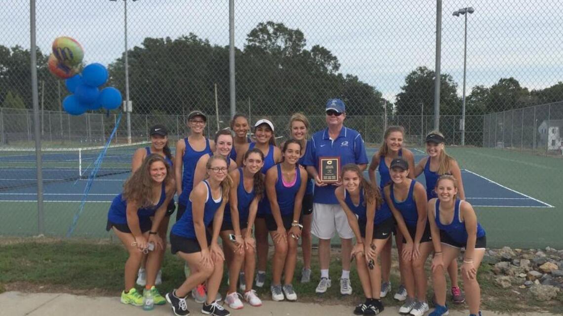 Clayton girls tennis team makes it 100 in a row