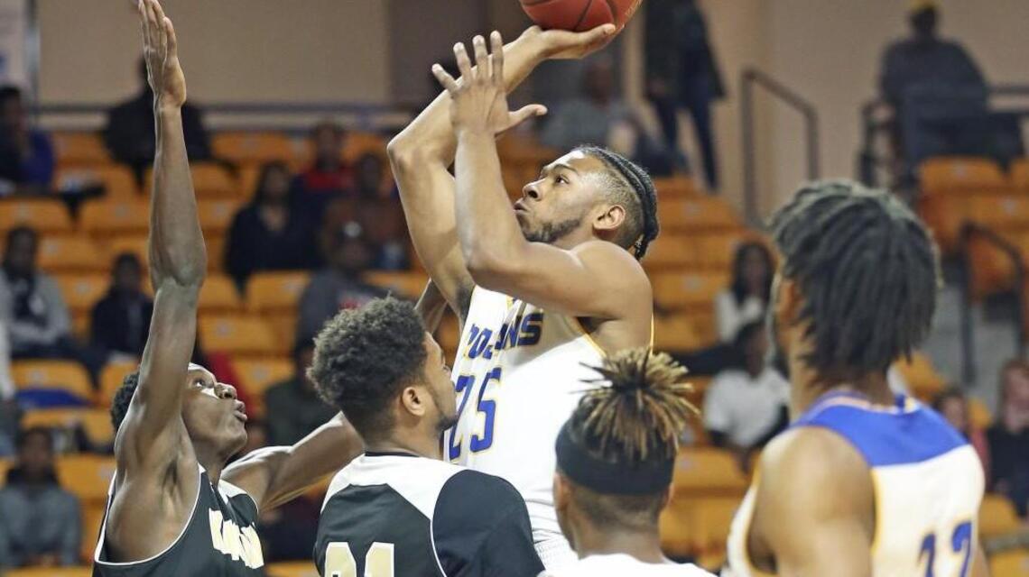 Garner, Southeast Raleigh cap perfect GNRC basketball seasons with conference tournament titles