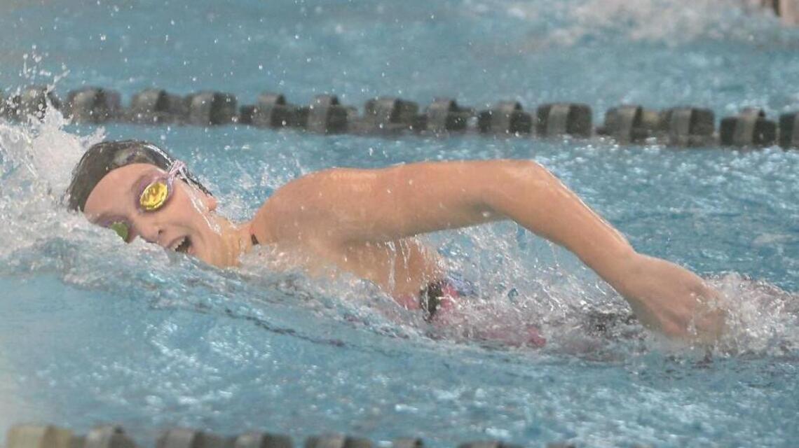 Apex’s Ana Pozder, Sanderson’s Kenna Haney dominate 4A races in 200 and 500 free