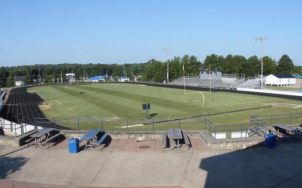 
The football stadium at Clayton High School will officially become Nixon-Fowler Stadium before Friday night’s 2015 season opener against Cleveland.
