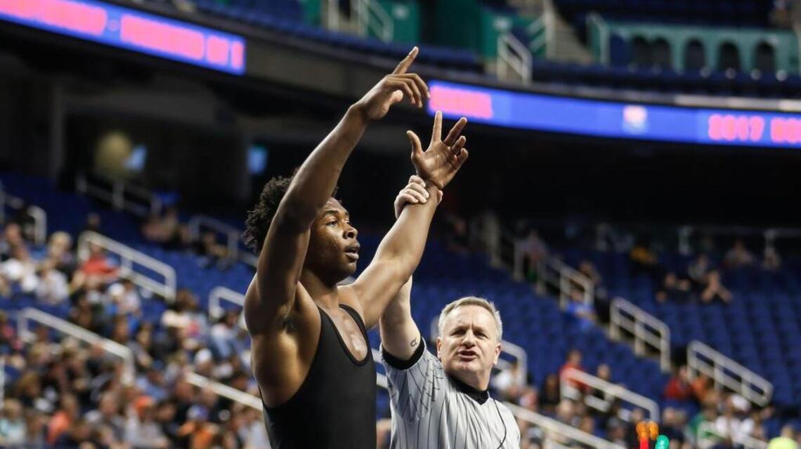 Riverside’s Jaden Davis adds another wrestling champion to the Pirates’ collection
