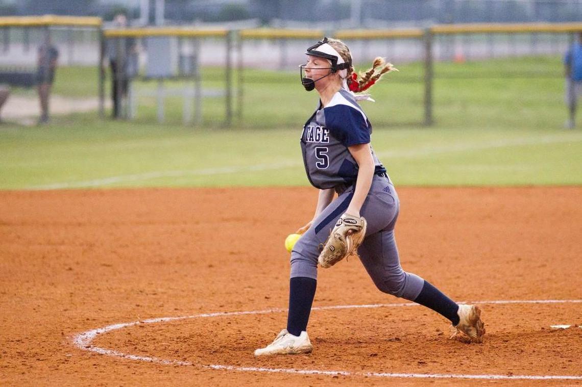 Heritage’s Raygan Rensing (5) delivers the pitch to the plate in 2018.