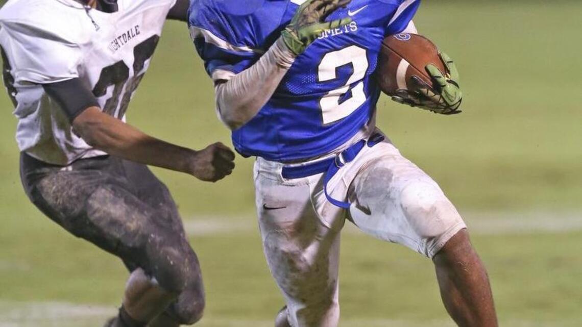 Carter breaks school TD record as Clayton football routs Knightdale