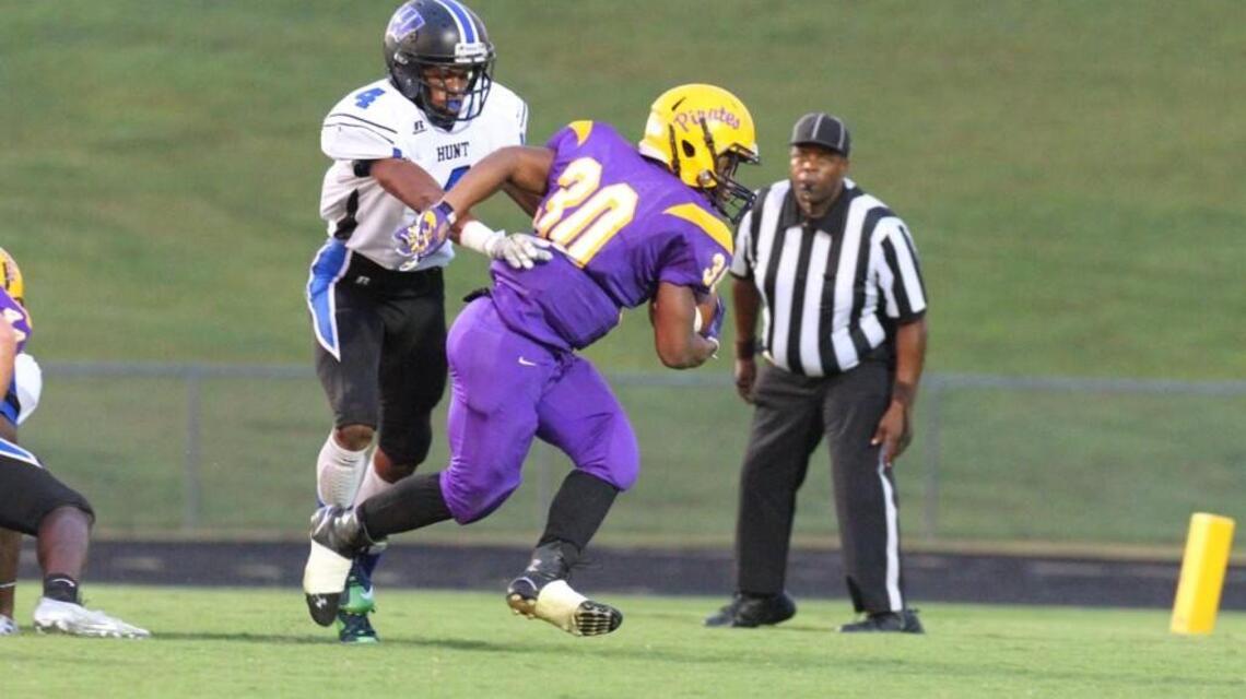 Hunt runs by Corinth Holders football to end nonconference play