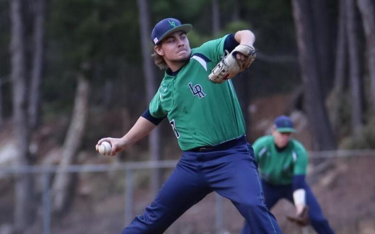Leesville Road's Noah Latta (7) pitches during Leesville Road's baseball game at Sanderson on Friday, March 17, 2017. Leesville Road won the game 4-0 in 8 innings.