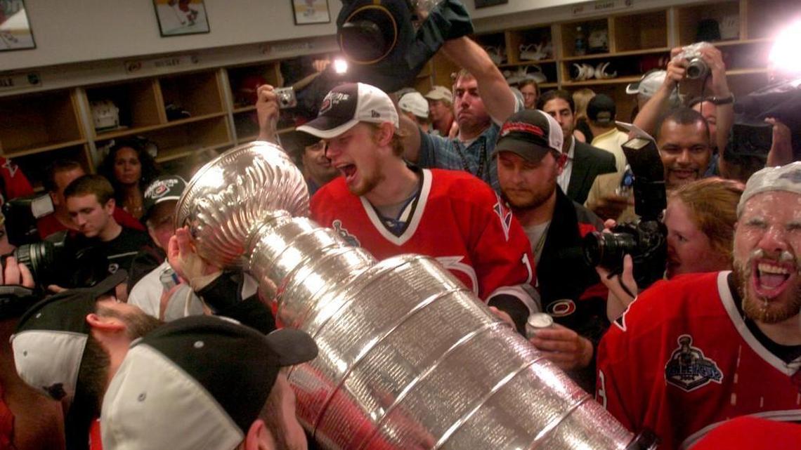 Eric Staal’s jersey retirement bridges the gap between two eras of Hurricanes hockey