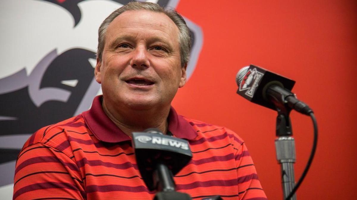 Head coach Mark Morris, who took the job last year, is leaving the Charlotte Checkers after one season to return to college coaching.