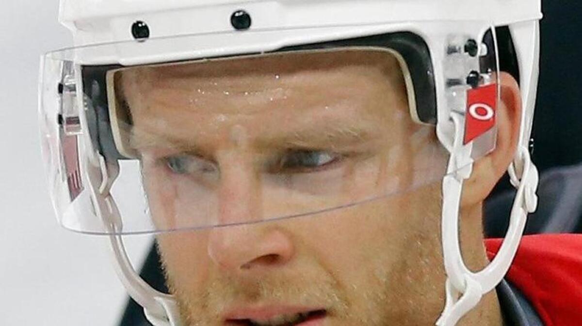 
Kris Versteeg on September 18, 2015. He was recently acquired from the Chicago Blackhawks.
