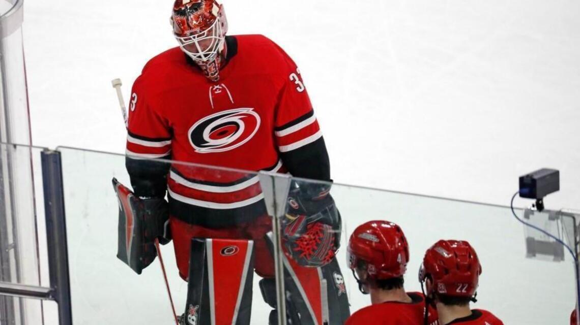 Why Scott Darling has struggled so much trying to be Hurricanes' No. 1 goalie