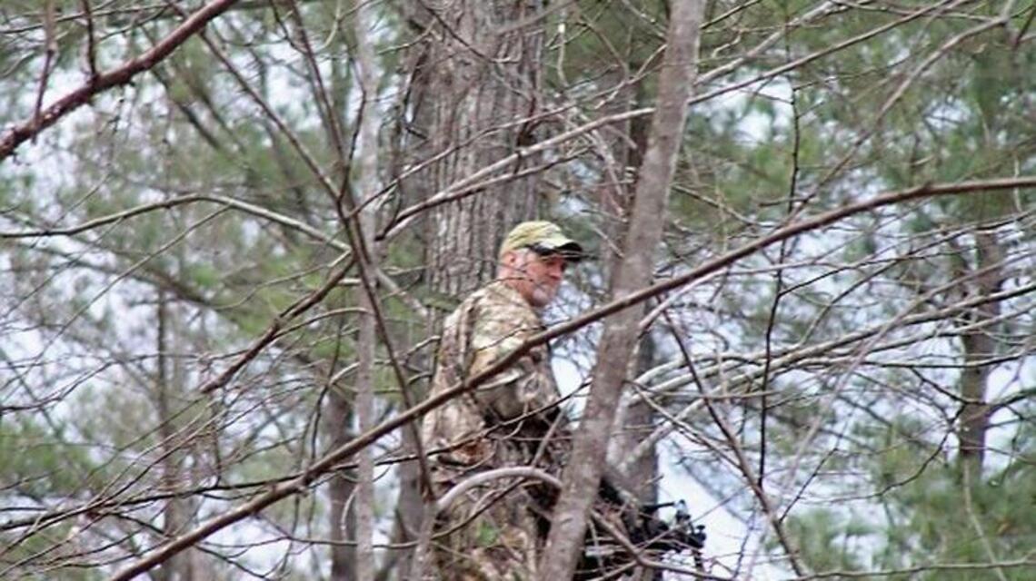 With start of bowhunting season, hunters can report harvest by phone or online