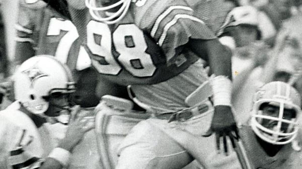 UNC’s Lawrence Taylor (98) in game action against Furman on Sept. 6, 1980 at Kenan Stadium in Chapel Hill.