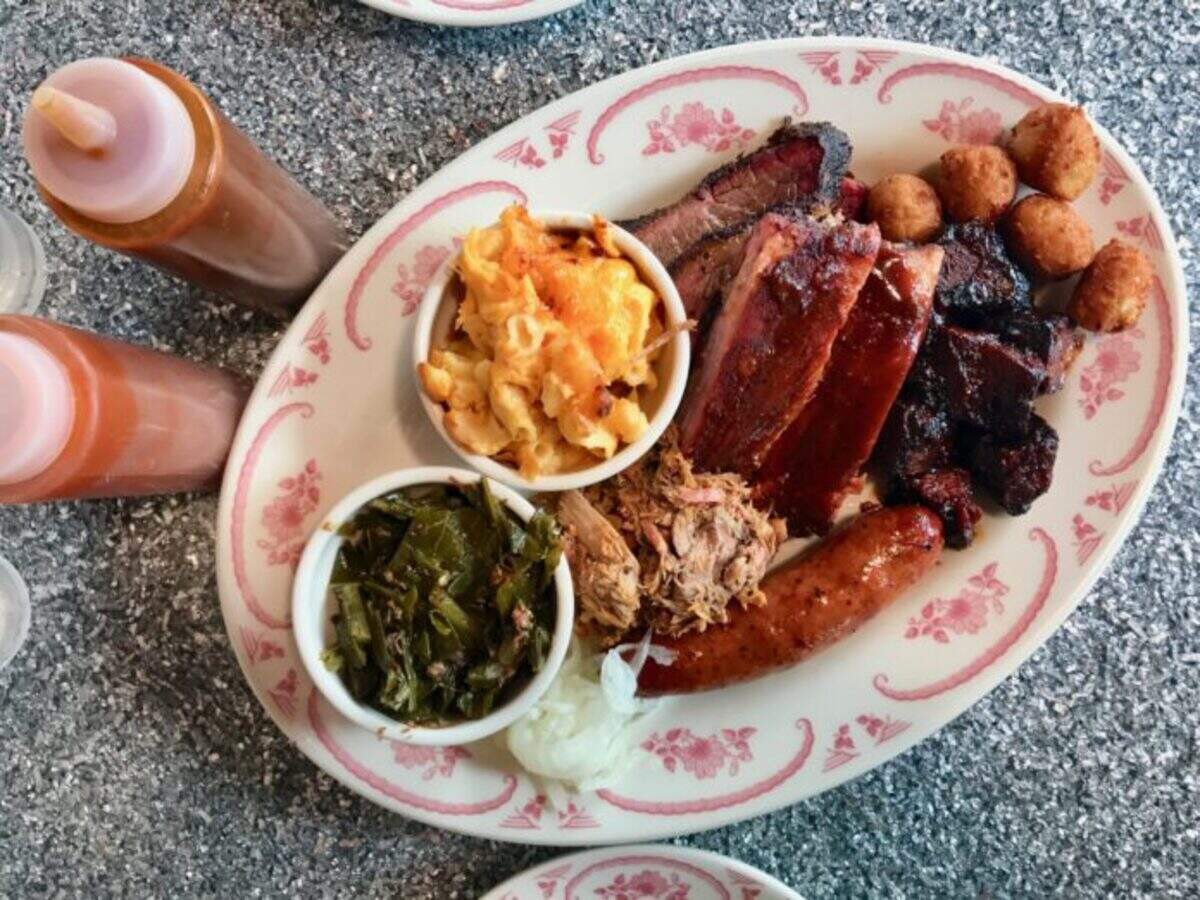 Charlotte’s Midwood Smokehouse will open a new location in Raleigh’s Smoky Hollow development. The brand is popular for all-wood cooked brisket, pork shoulders and ribs.